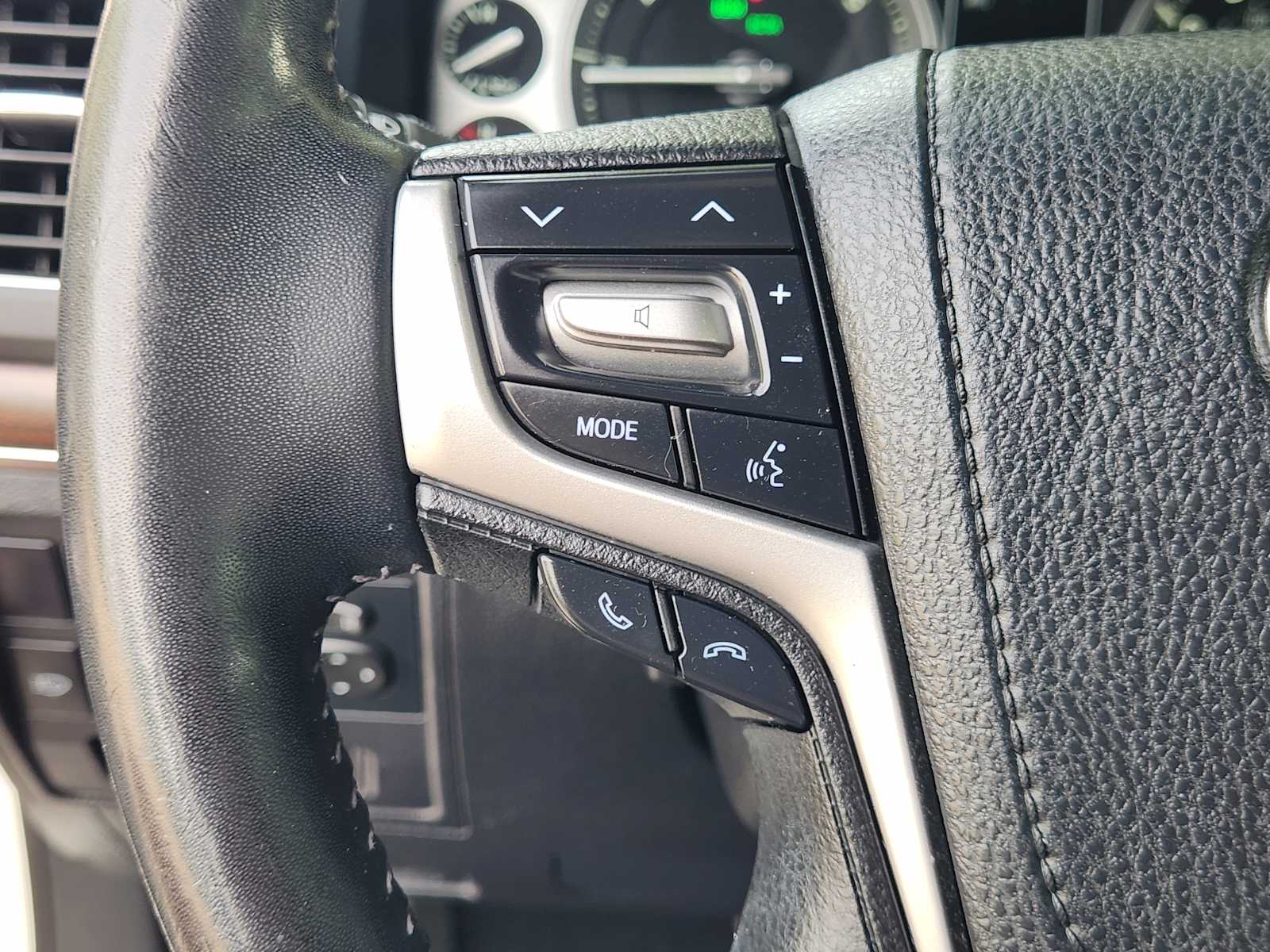 Used 2020 Blizzard Pearl Toyota  image 27