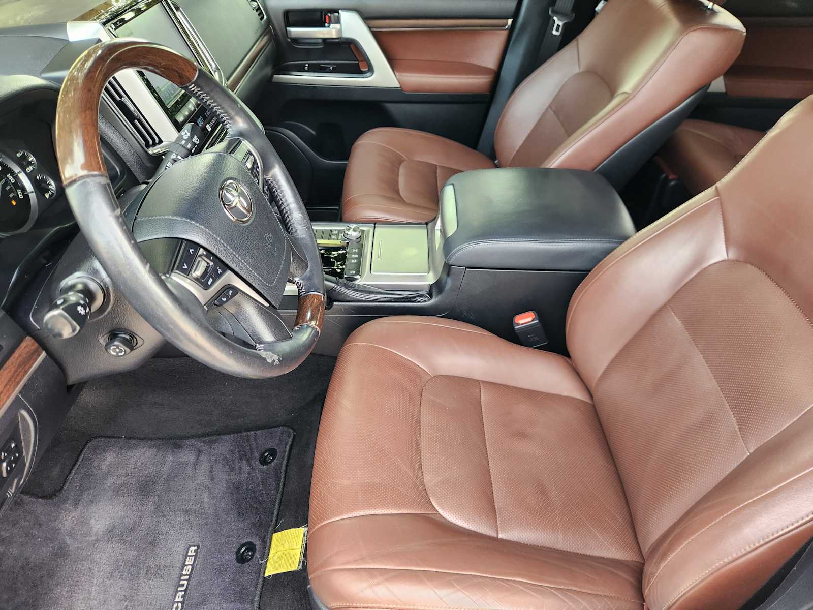 Used 2020 Blizzard Pearl Toyota  image 11