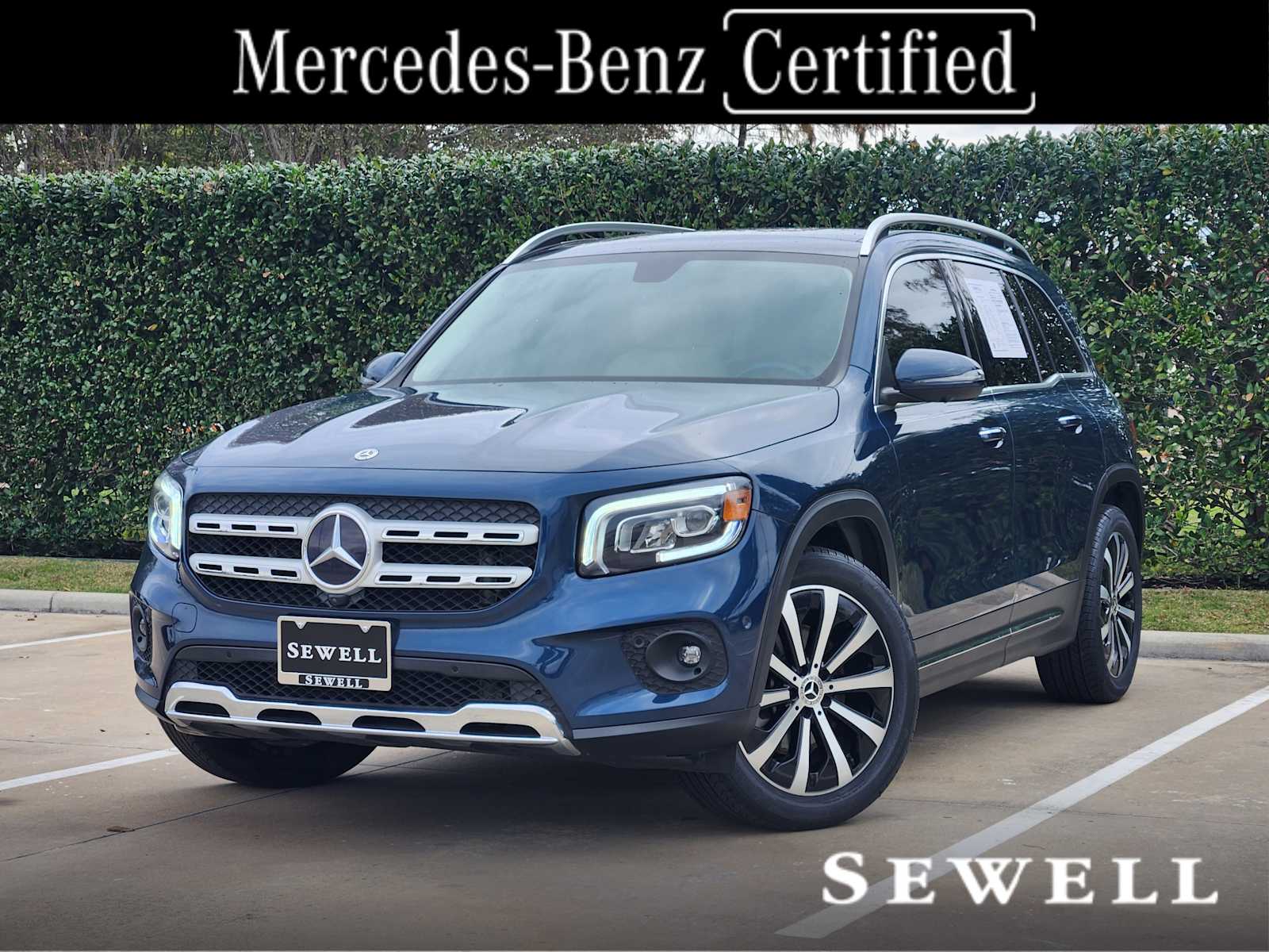 2022 Mercedes-Benz GLB's photo