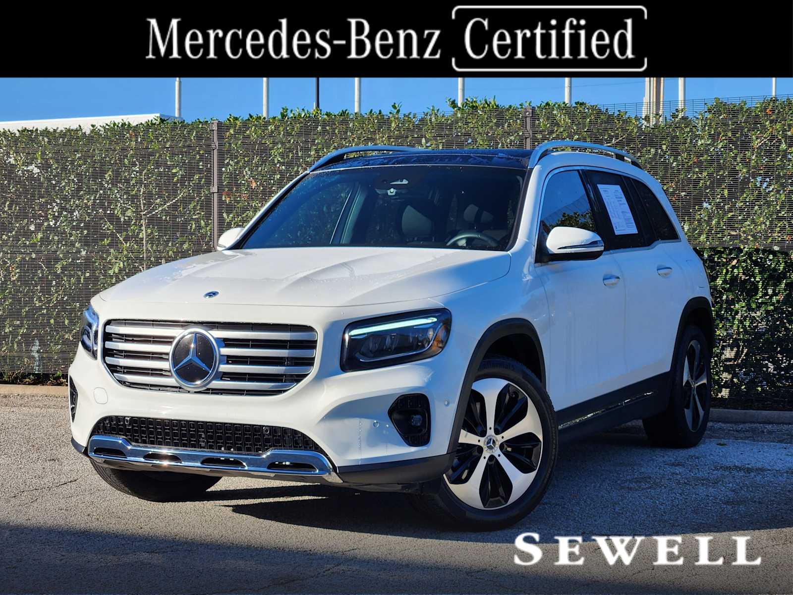 2025 Mercedes-Benz GLB Base's photo