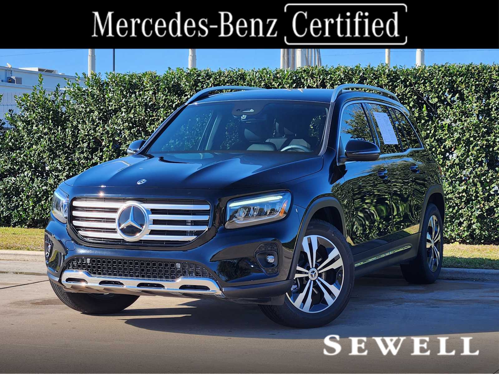 2025 Mercedes-Benz GLB Base's photo