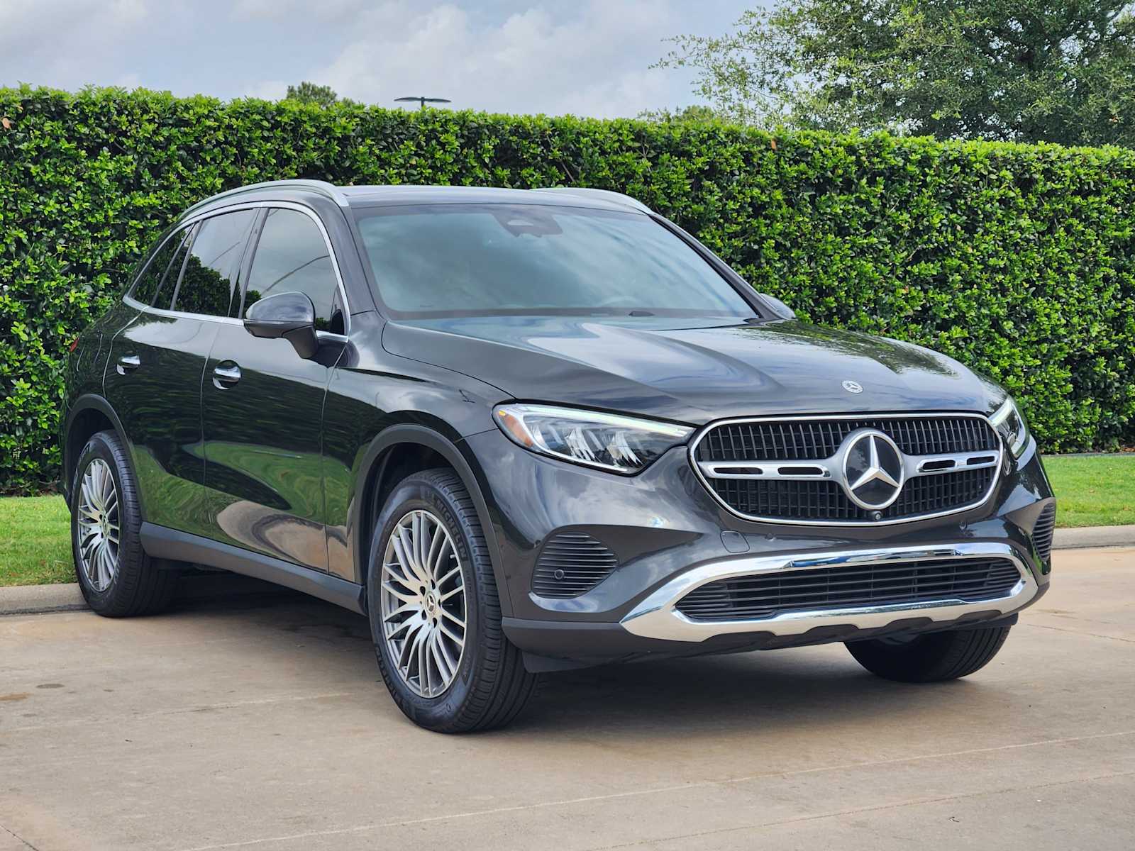Certified Used 2026 Graphite Grey Metallic Mercedes-Benz GLC 300 image 3