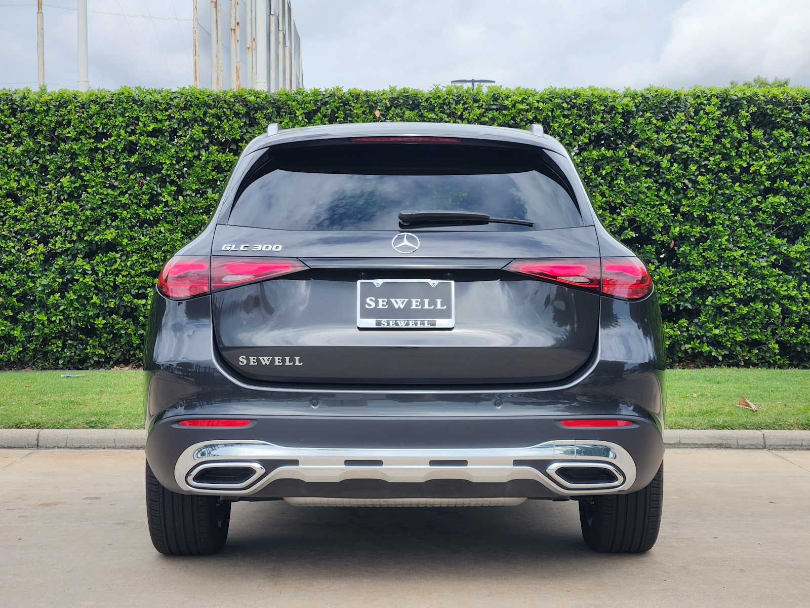 Certified Used 2026 Graphite Grey Metallic Mercedes-Benz GLC 300 image 5