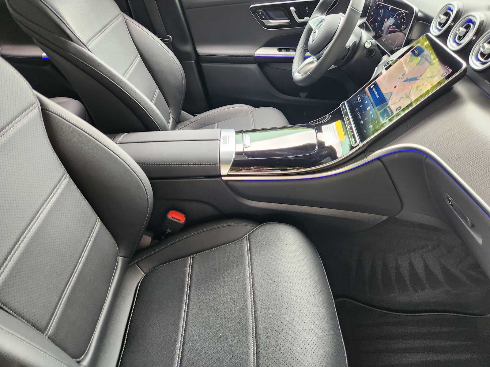 Certified Used 2026 Graphite Grey Metallic Mercedes-Benz GLC 300 image 12