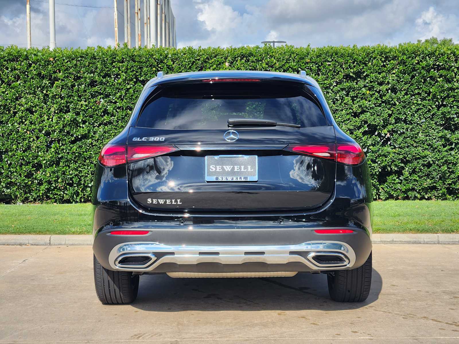 Certified Used 2026 Black Mercedes-Benz GLC 300 image 5