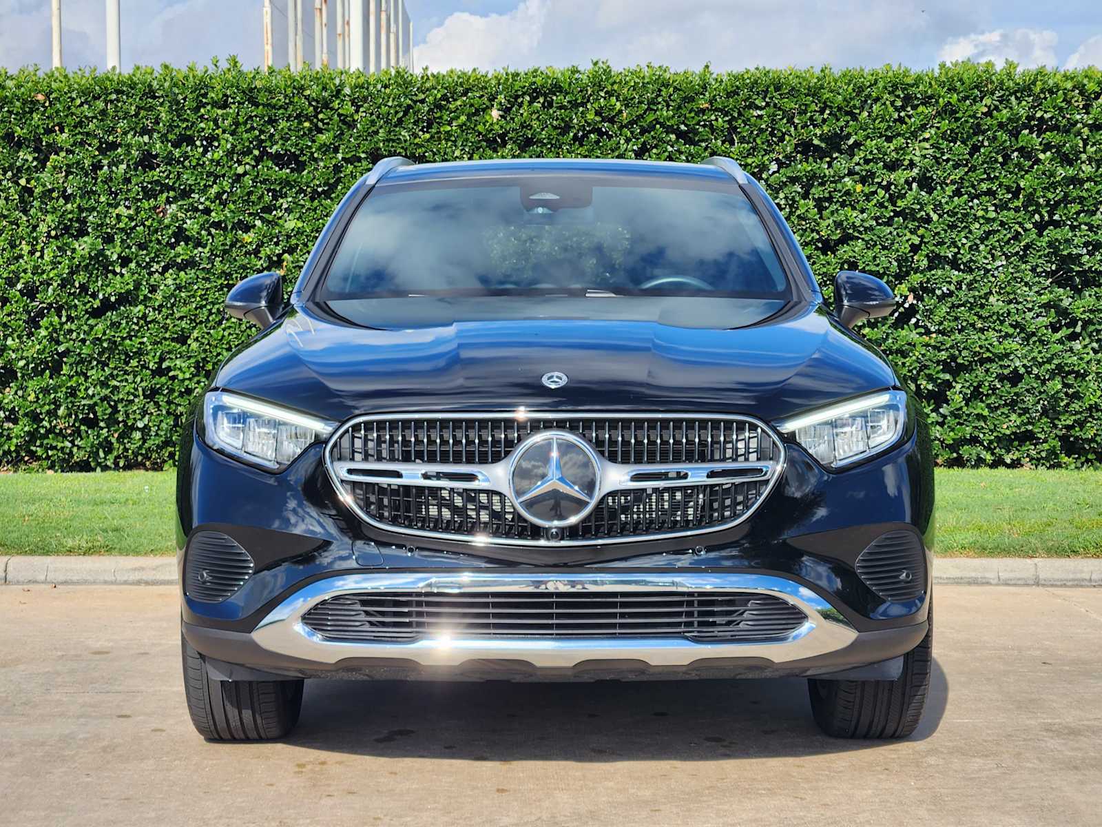 Certified Used 2026 Black Mercedes-Benz GLC 300 image 2
