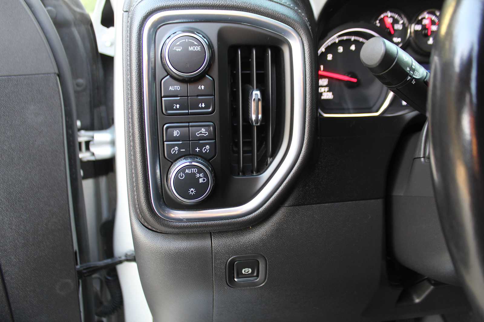 Used 2020 Silver Ice Metallic Chevrolet LT Trail Boss image 25