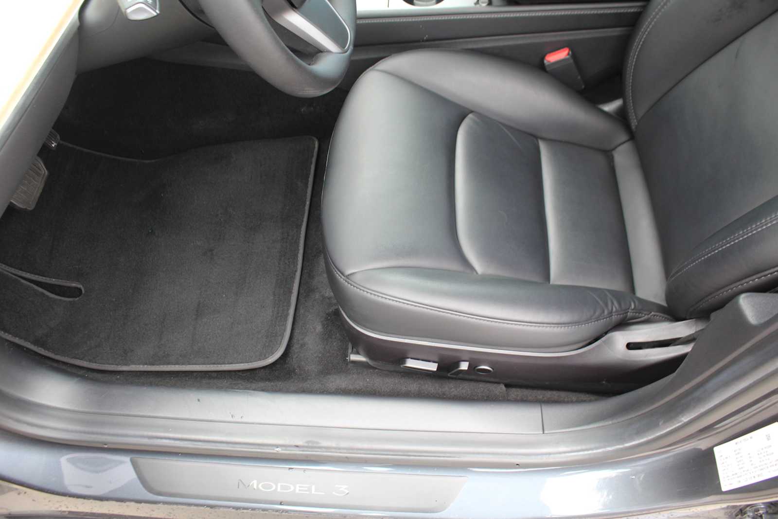 Used 2022  Tesla Long Range image 12