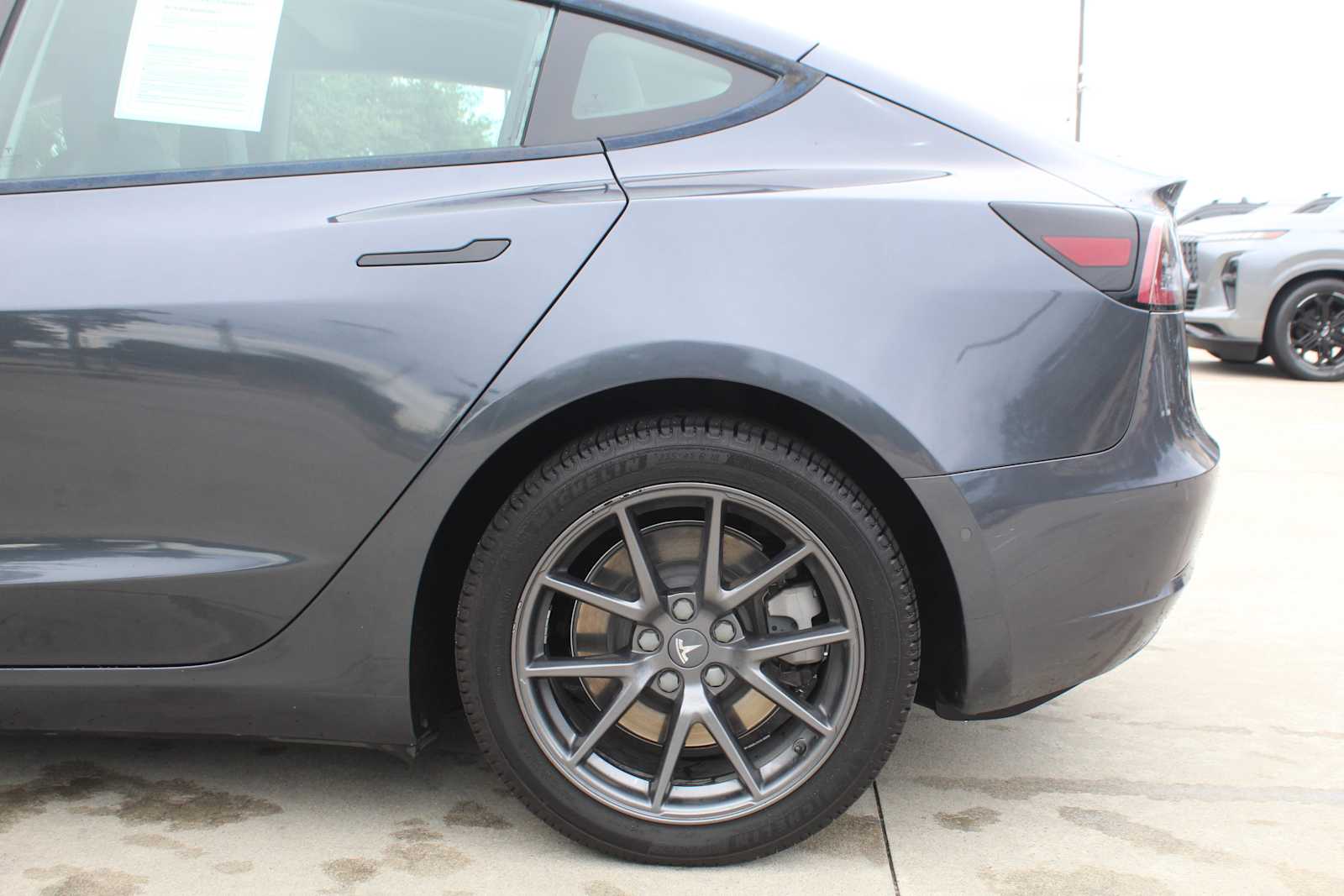 Used 2022  Tesla Long Range image 11