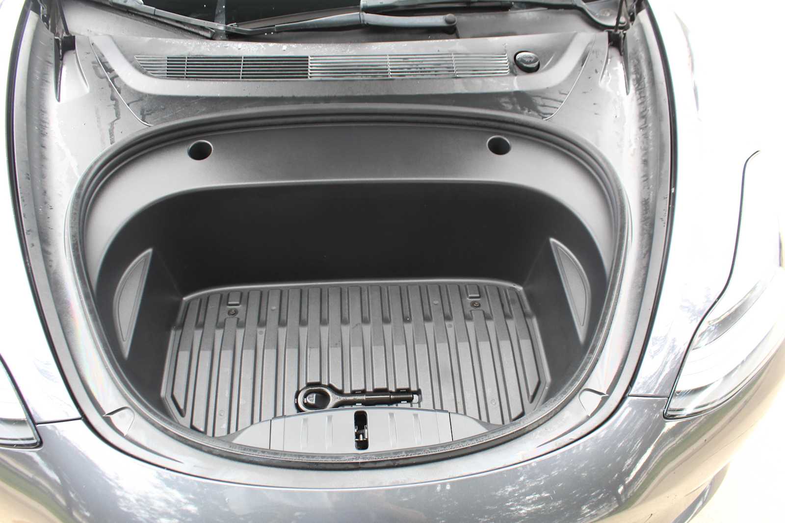 Used 2022  Tesla Long Range image 29