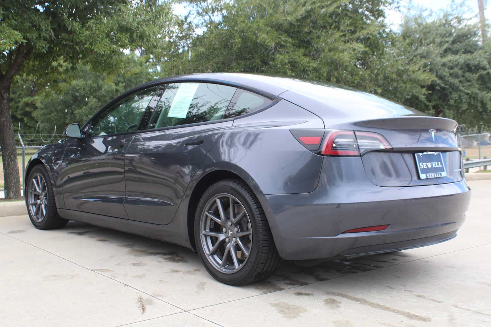 Used 2022  Tesla Long Range image 8