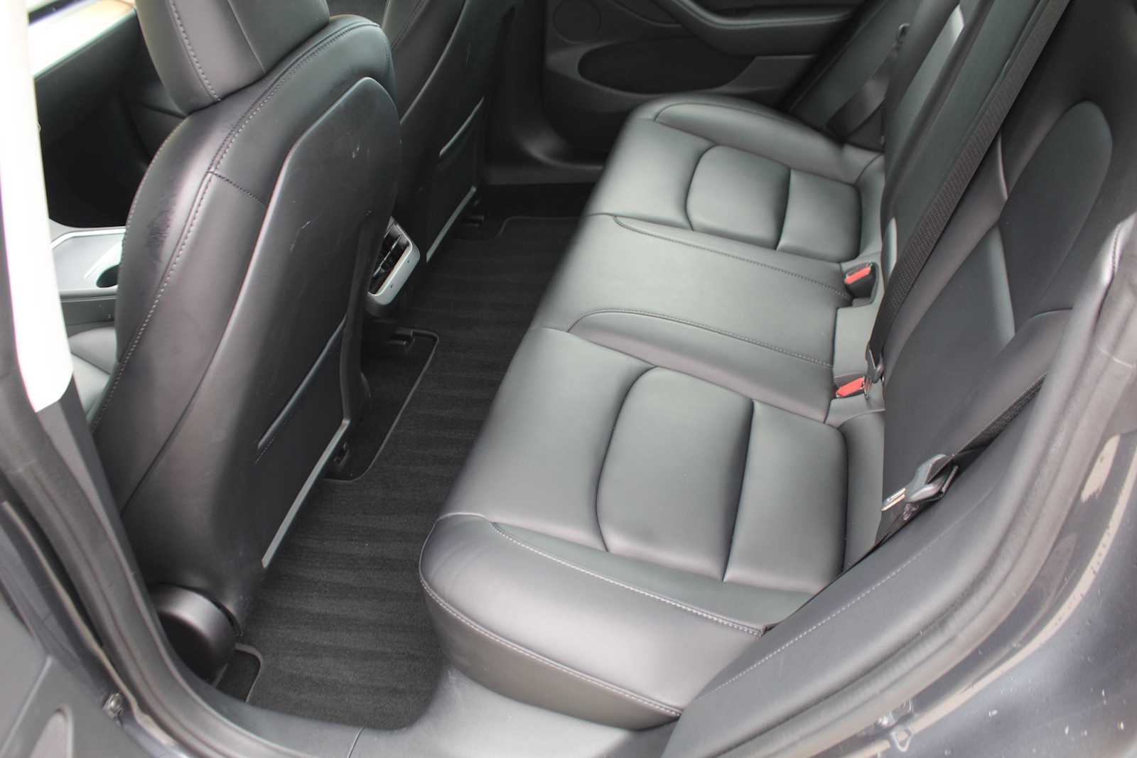Used 2022  Tesla Long Range image 28