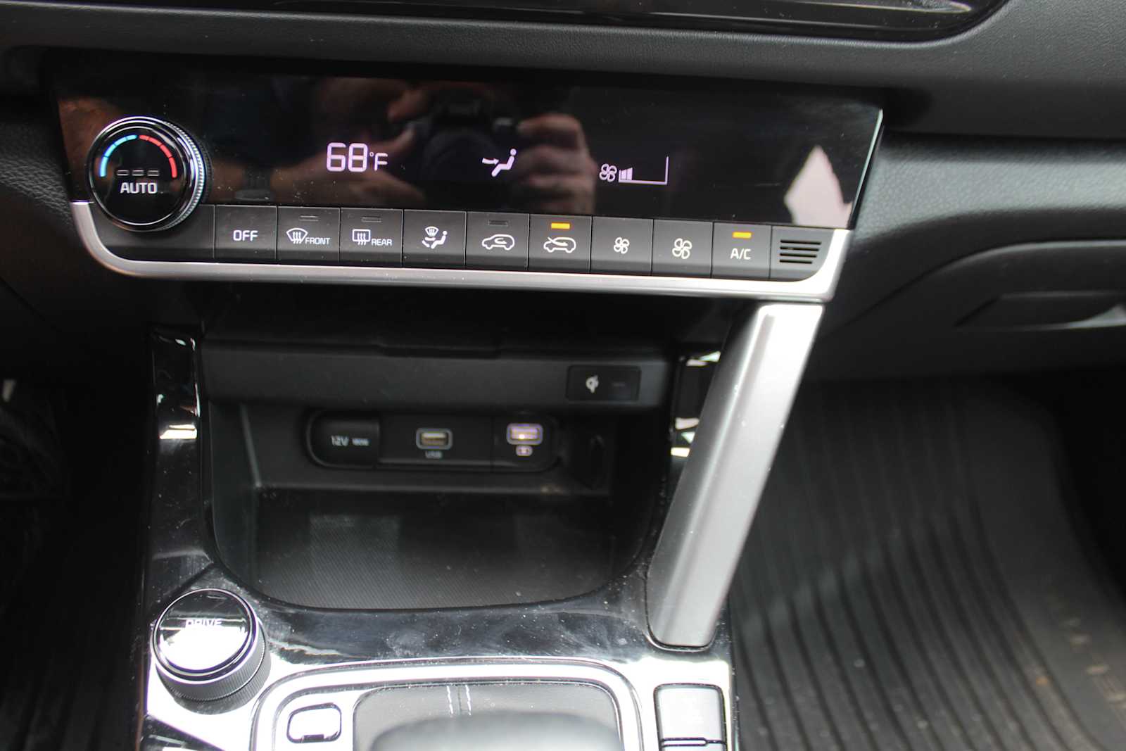 Used 2023 Snow White Pearl Kia SX image 20