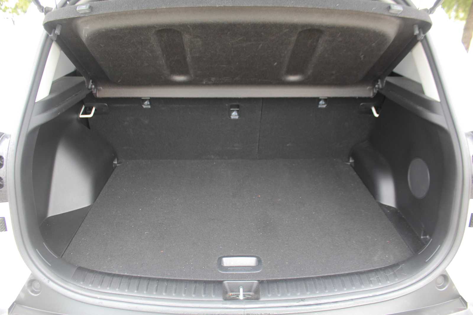 Used 2023 Snow White Pearl Kia SX image 32
