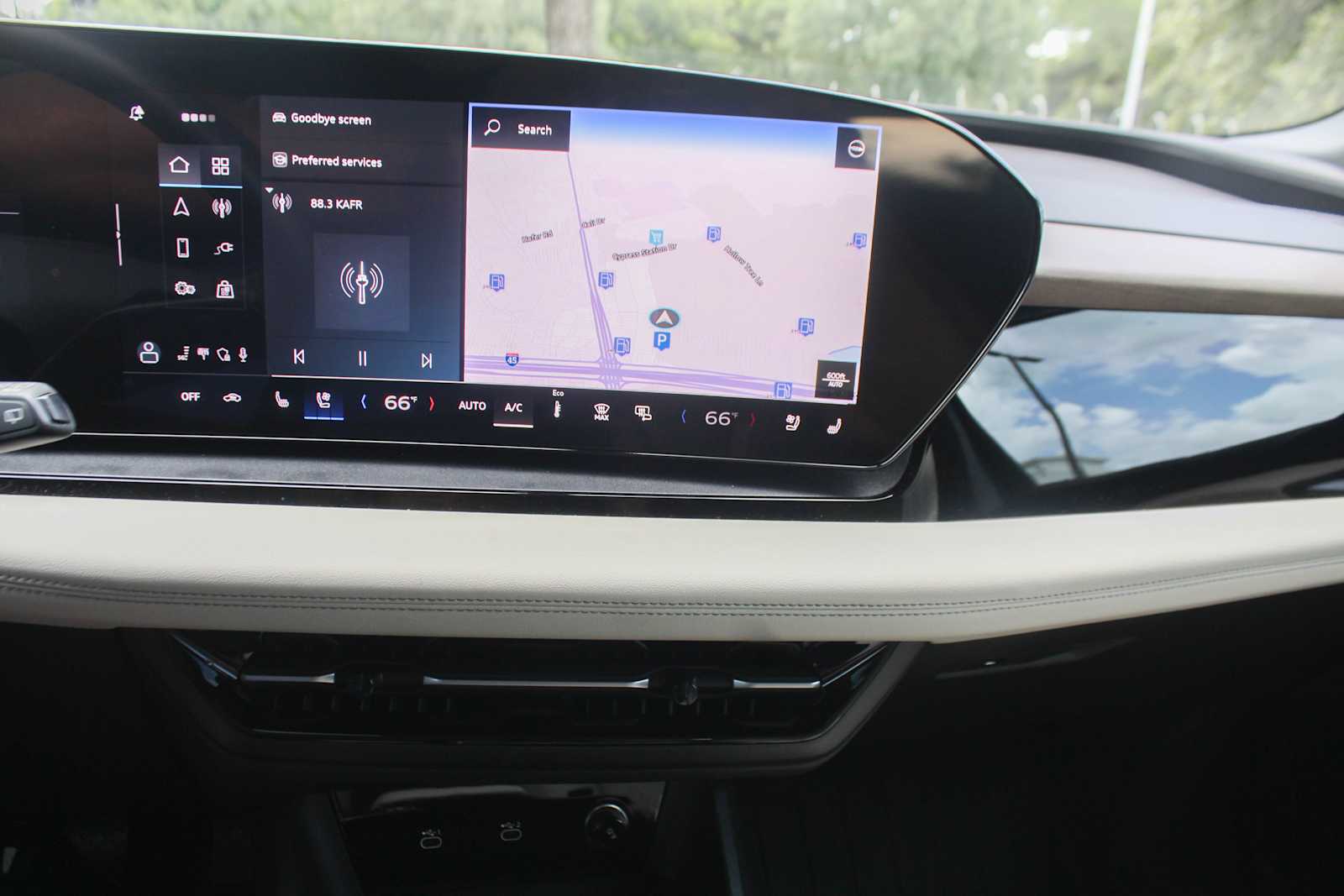 Certified Used 2025  Audi Premium Plus image 17