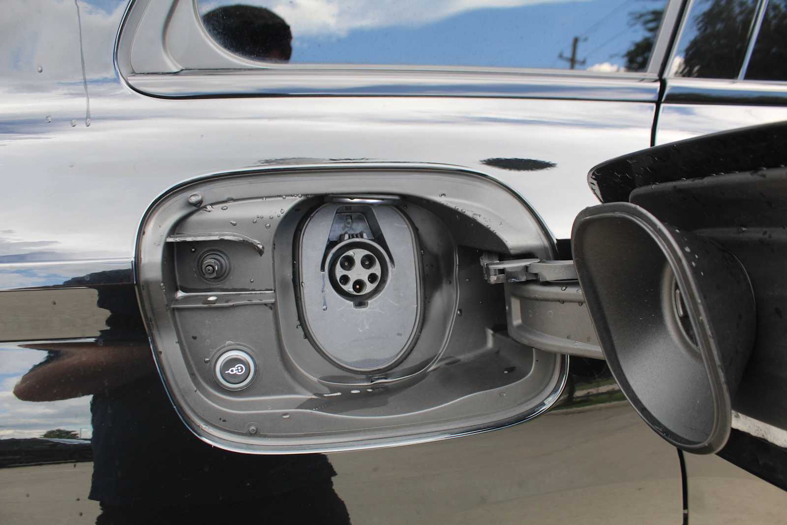 Certified Used 2025  Audi Premium Plus image 30