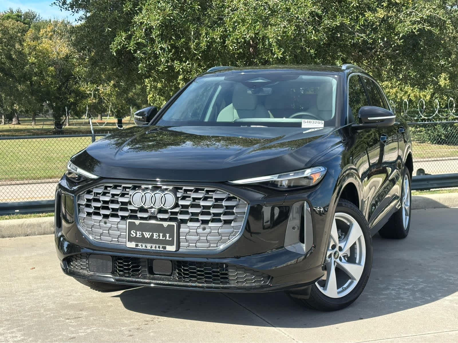 2025 Audi New Q5 Premium Plus's photo