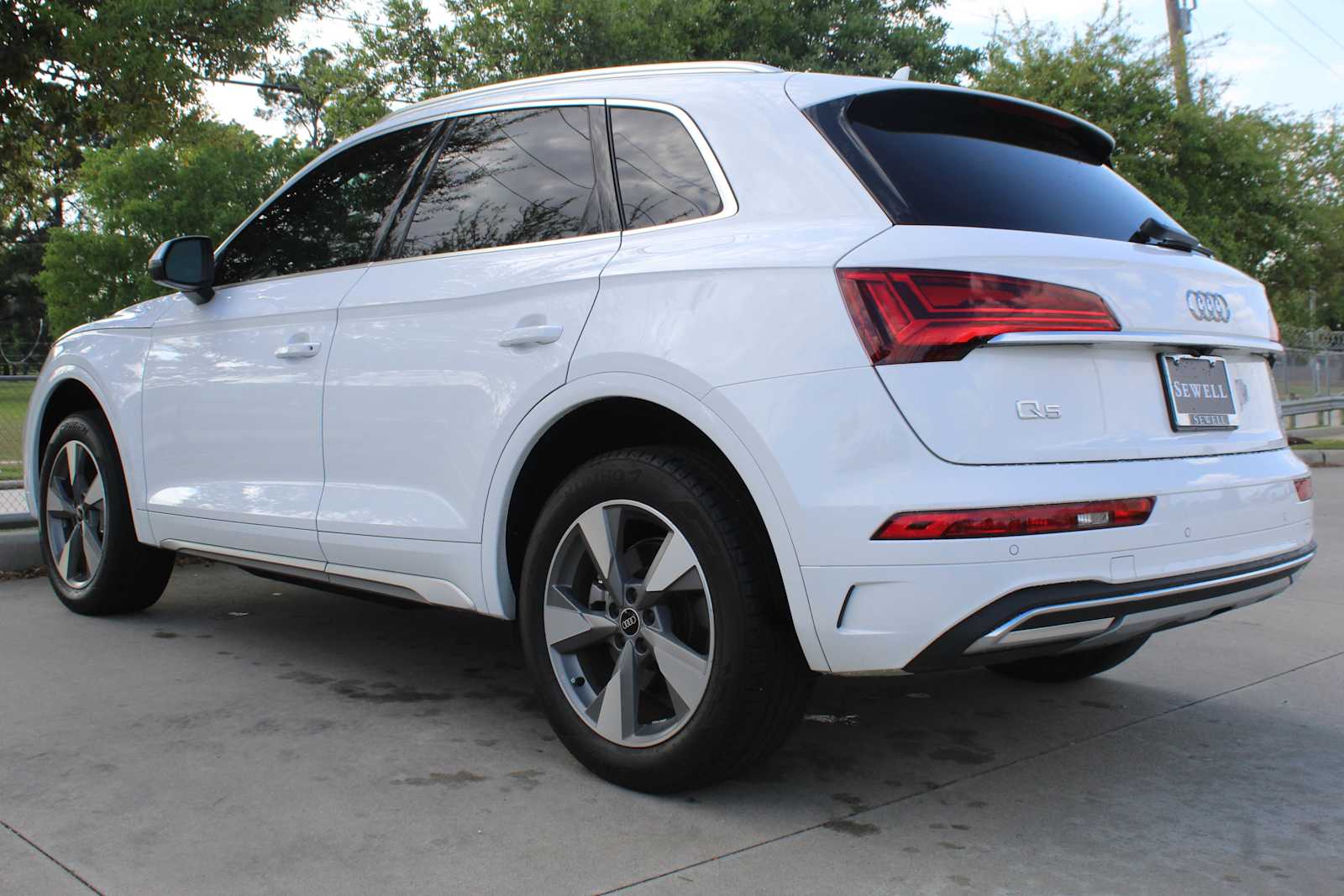 Certified Used 2023 Ibis White Audi Premium image 8