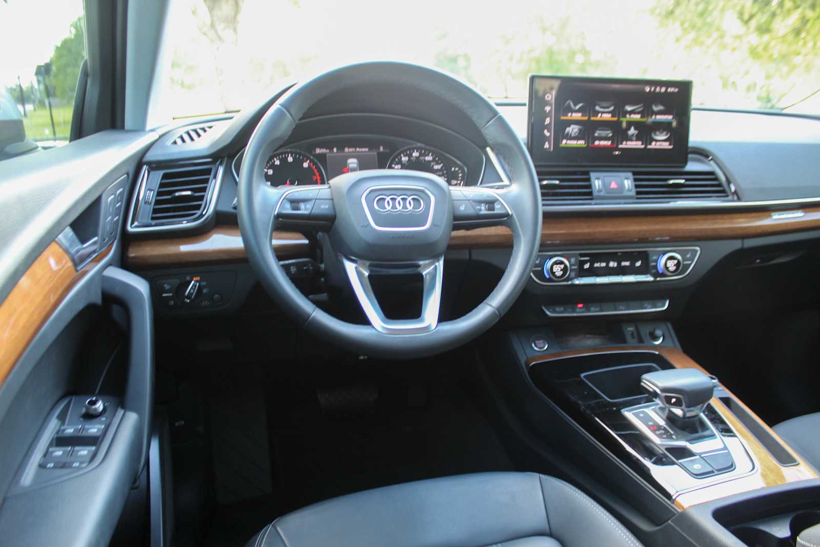 Certified Used 2023 Ibis White Audi Premium image 25