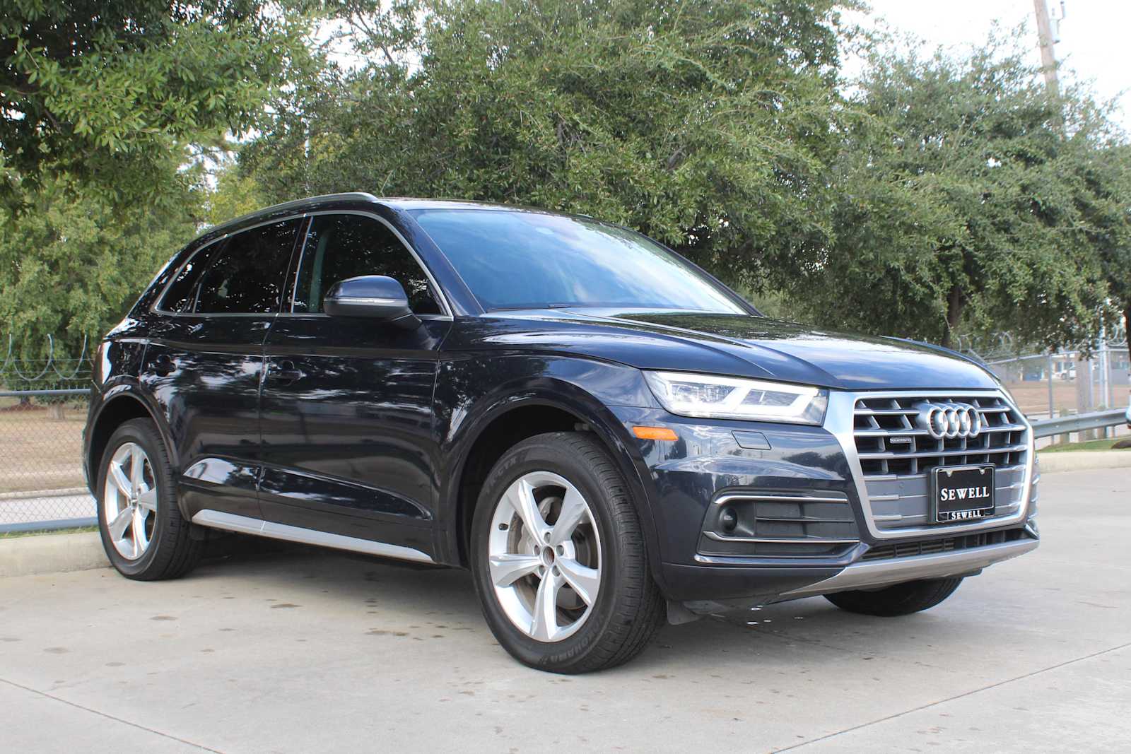 Used 2020 Moonlight Blue Metallic Audi Premium Plus image 7