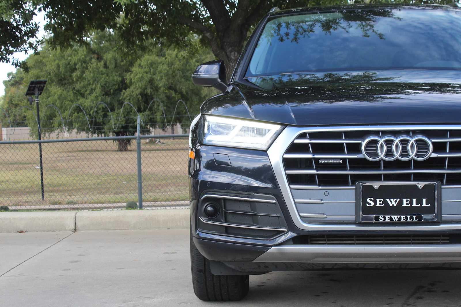Used 2020 Moonlight Blue Metallic Audi Premium Plus image 9