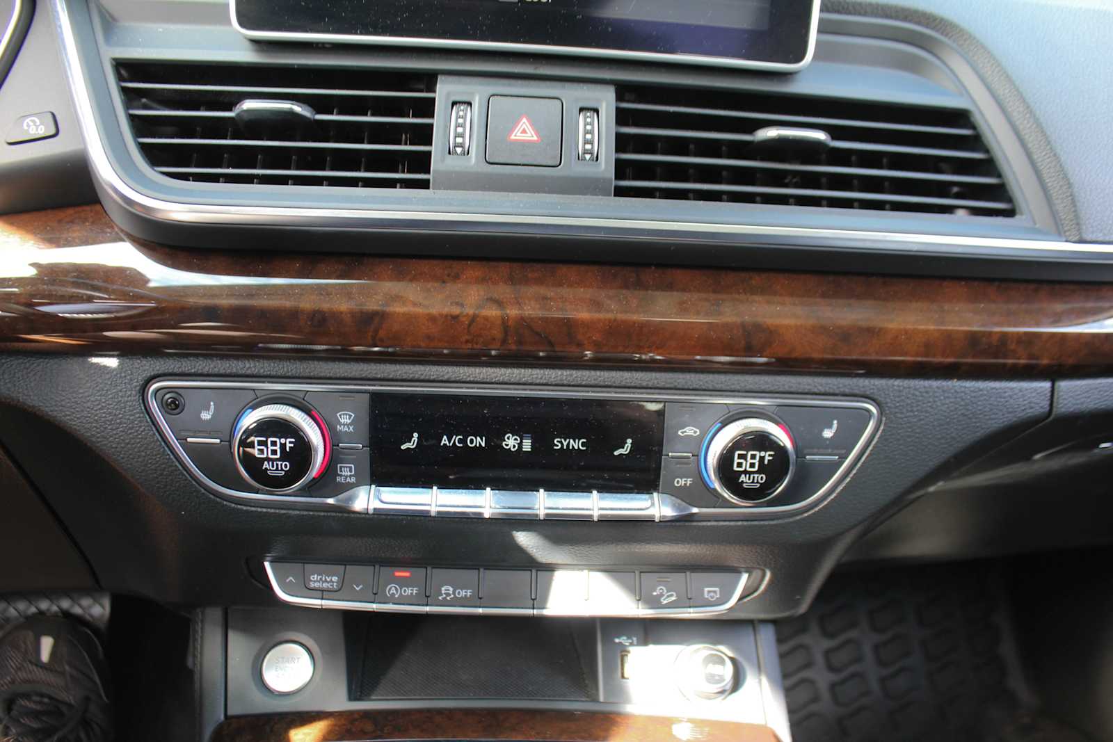 Used 2020 Moonlight Blue Metallic Audi Premium Plus image 20
