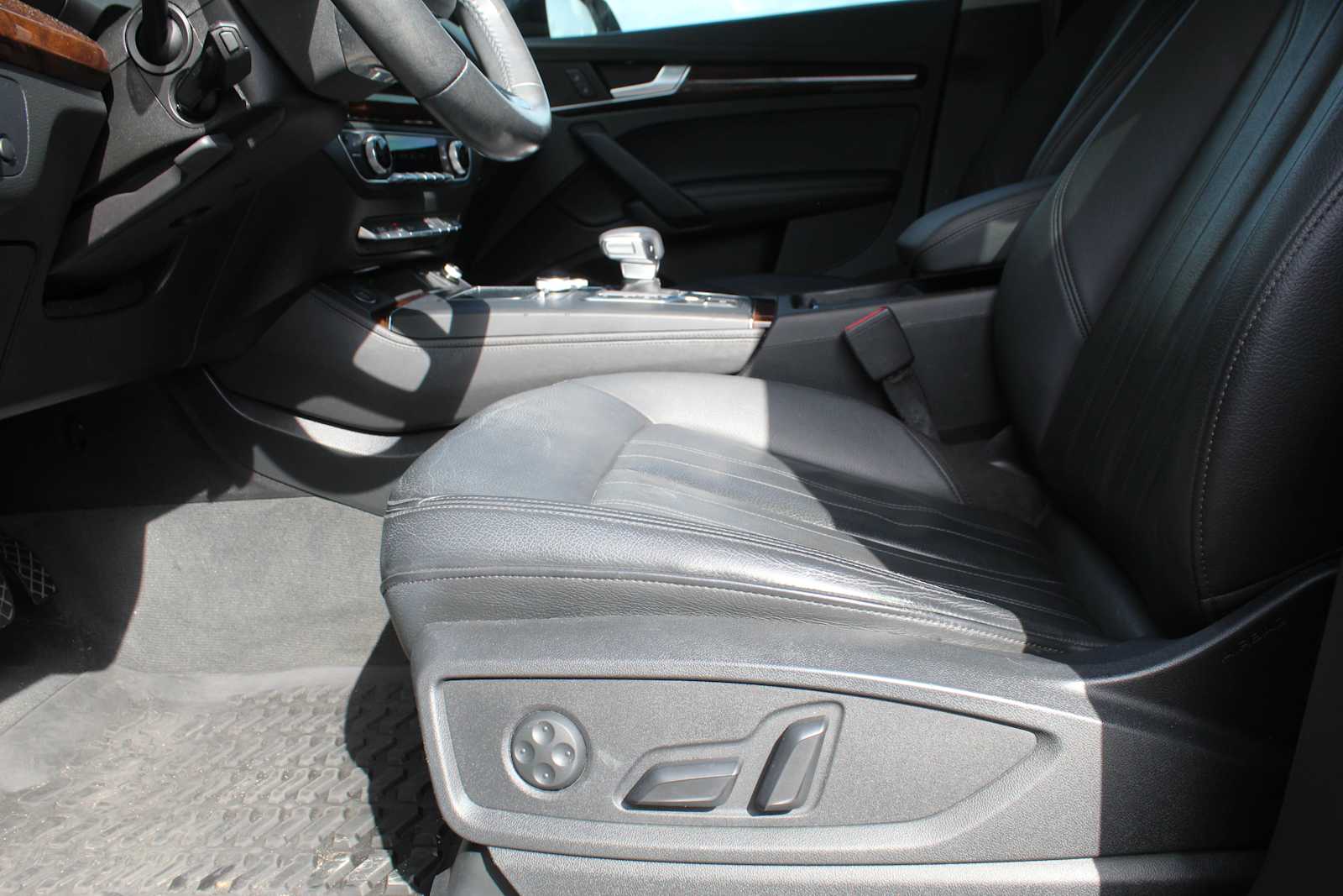 Used 2020 Moonlight Blue Metallic Audi Premium Plus image 12