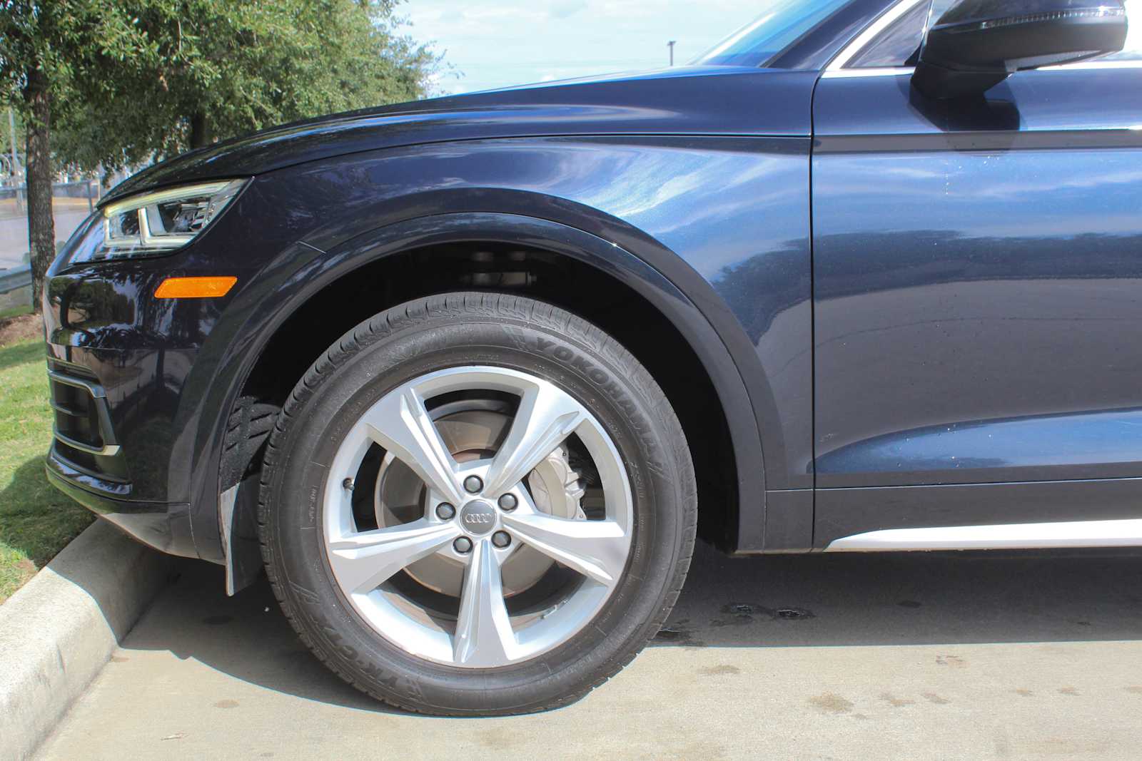 Used 2020 Moonlight Blue Metallic Audi Premium Plus image 10