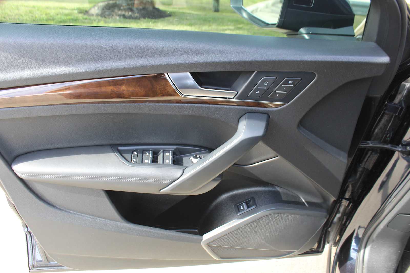 Used 2020 Moonlight Blue Metallic Audi Premium Plus image 15
