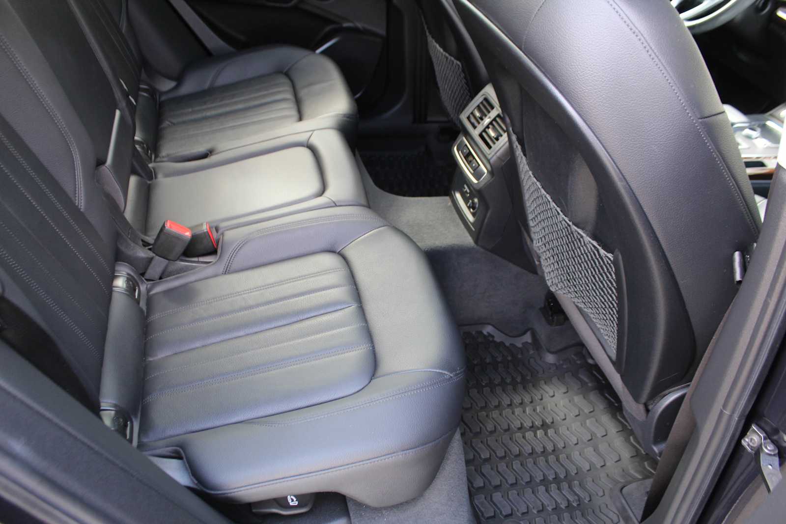 Used 2020 Moonlight Blue Metallic Audi Premium Plus image 26