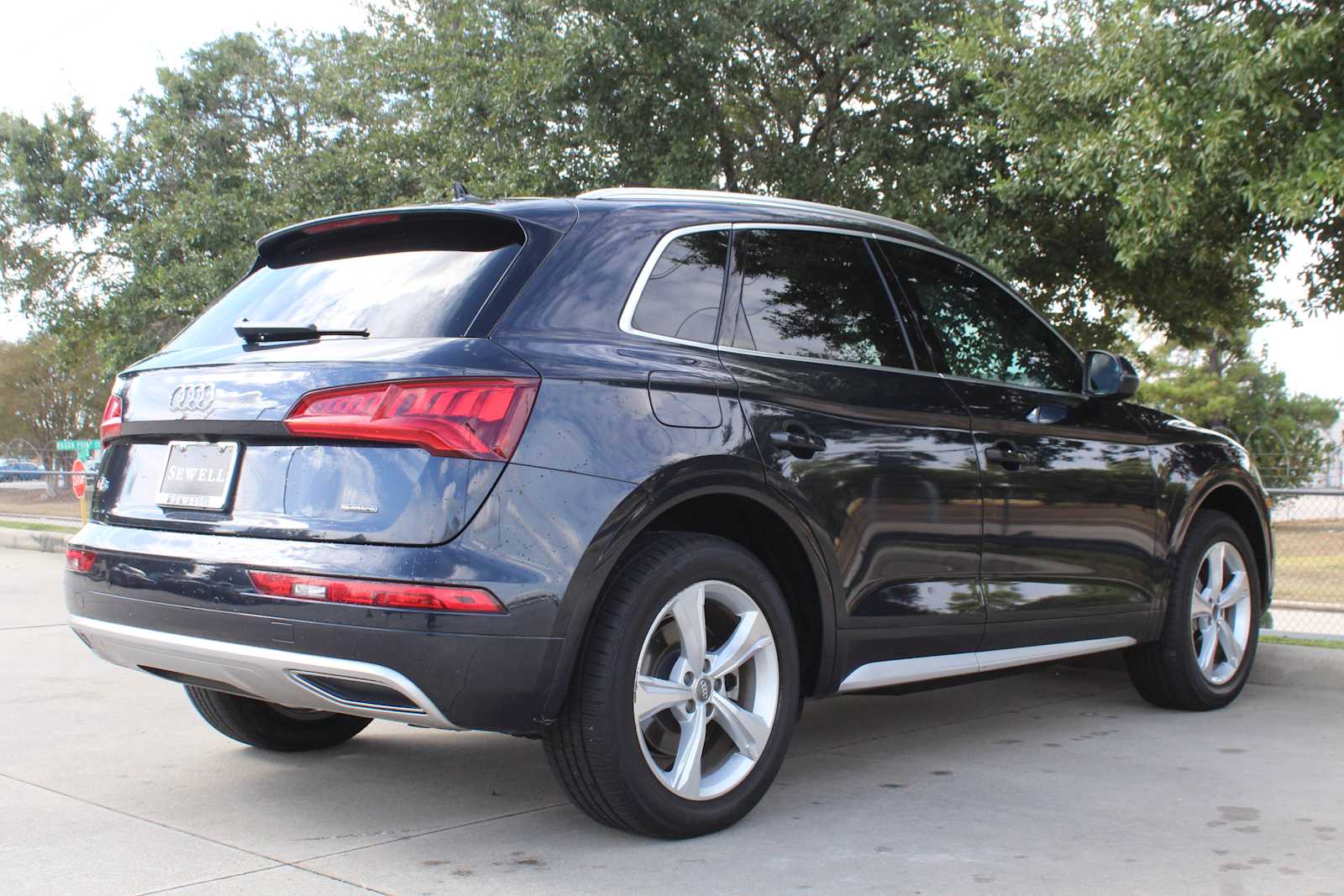 Used 2020 Moonlight Blue Metallic Audi Premium Plus image 5