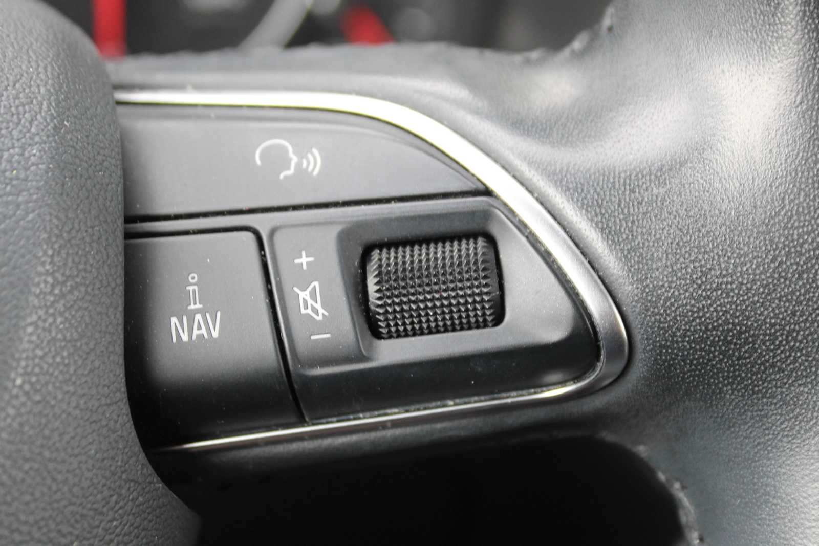 Used 2015 Brilliant Black Audi Premium image 28