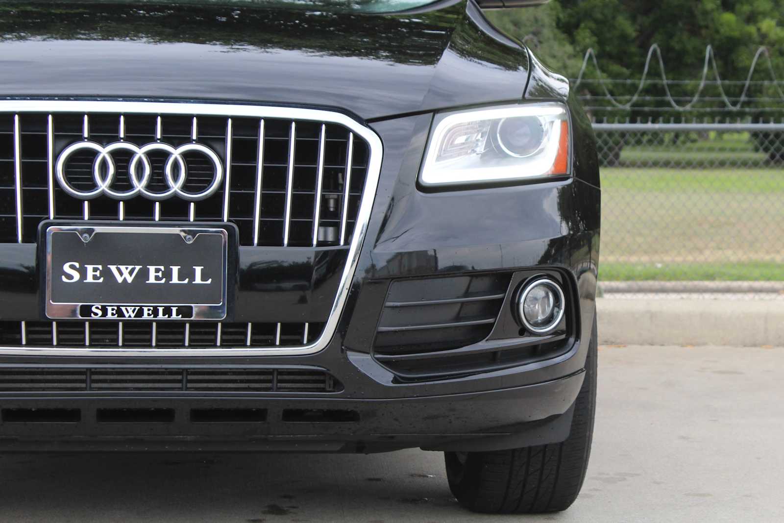 Used 2015 Brilliant Black Audi Premium image 9