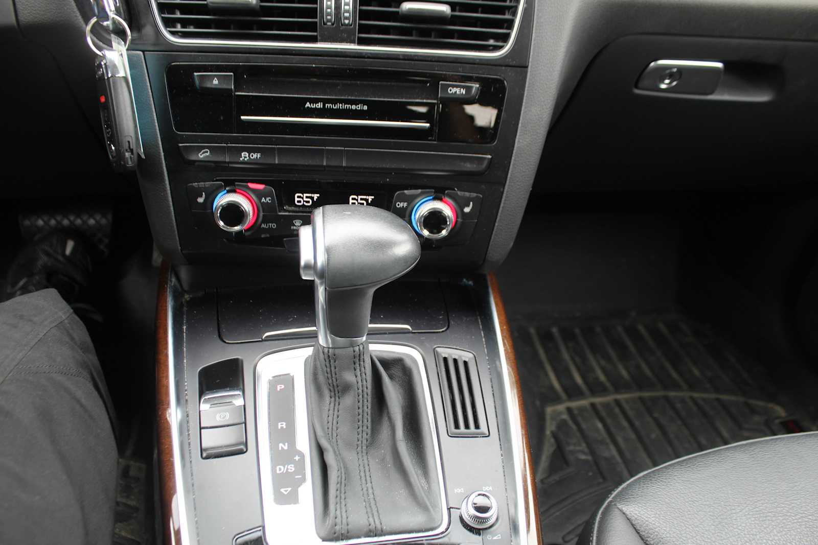 Used 2015 Brilliant Black Audi Premium image 20