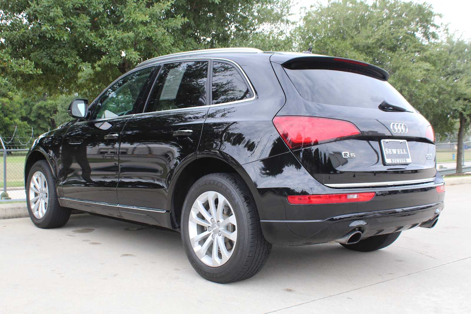 Used 2015 Brilliant Black Audi Premium image 8
