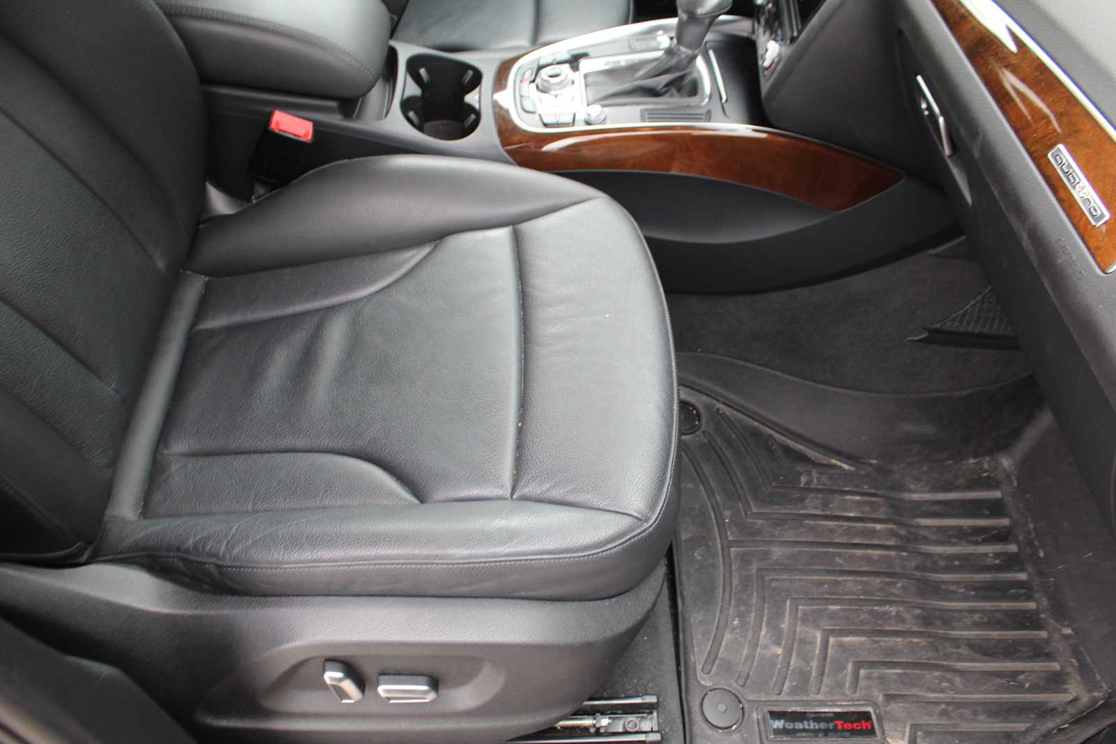 Used 2015 Brilliant Black Audi Premium image 14