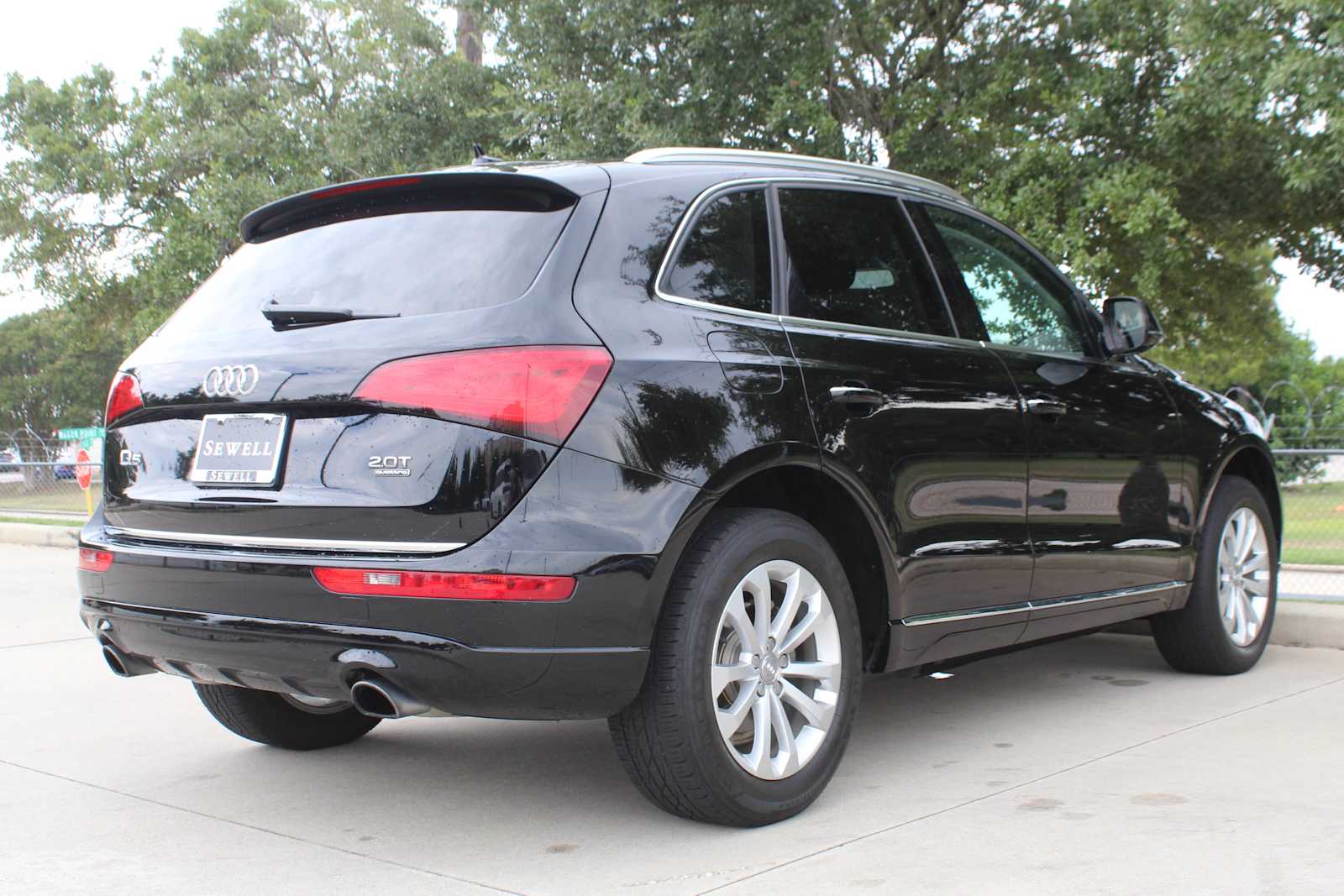 Used 2015 Brilliant Black Audi Premium image 5