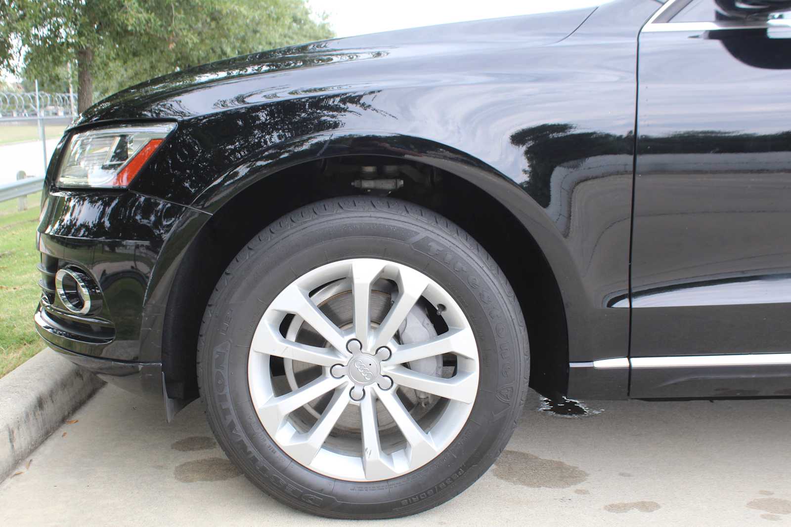 Used 2015 Brilliant Black Audi Premium image 10