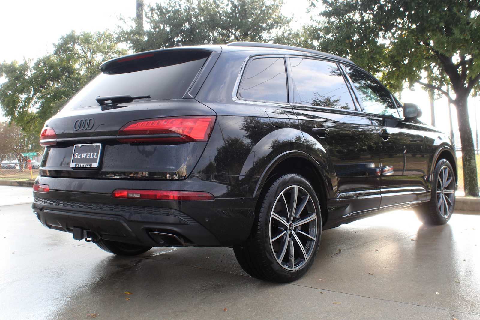 Certified Used 2025  Audi Premium Plus image 5