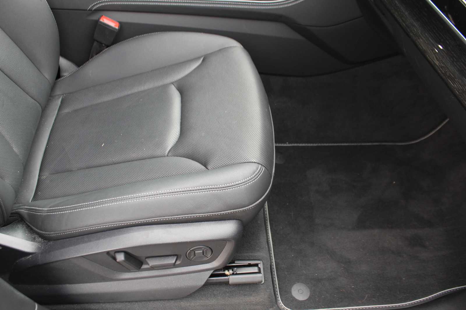 Certified Used 2025  Audi Premium Plus image 13