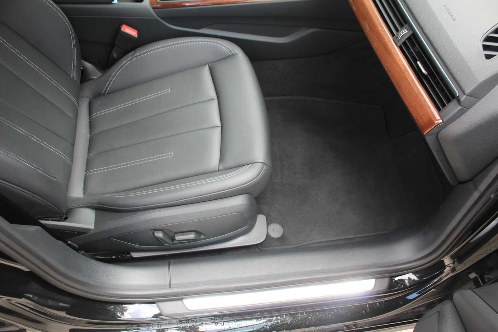 Certified Used 2024 Mythos Black Metallic Audi Premium image 13