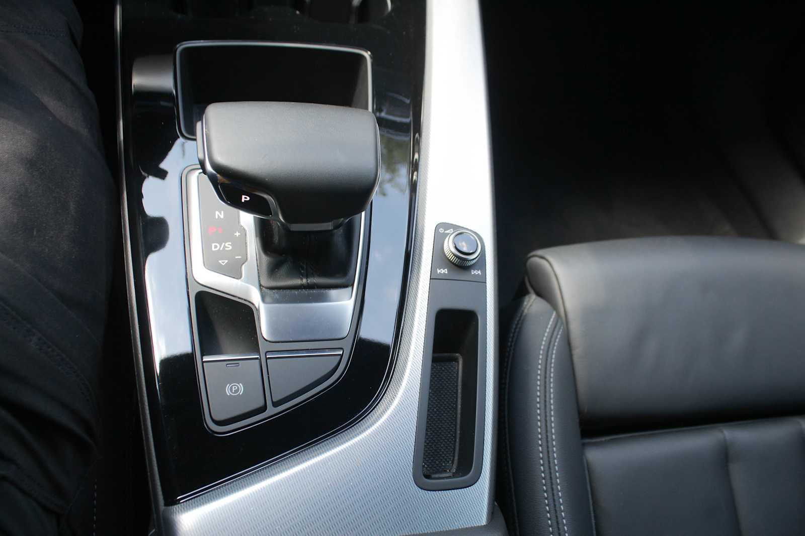 Certified Used 2024 Mythos Black Metallic Audi S line Premium image 18