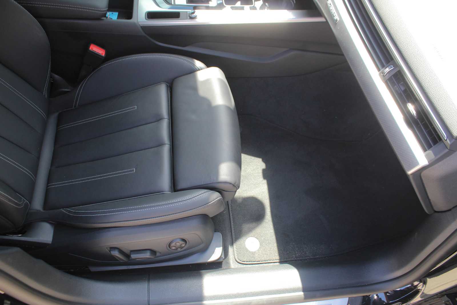 Certified Used 2024 Mythos Black Metallic Audi S line Premium image 11