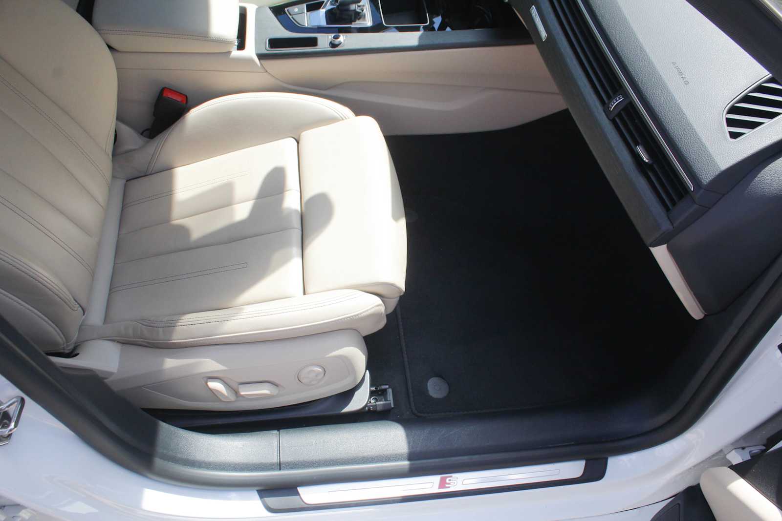 Certified Used 2024 Arkona White Audi S line Premium image 11