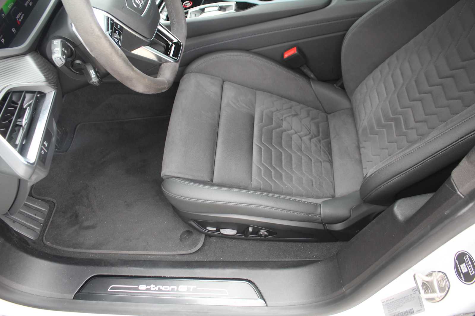 Certified Used 2024 Suzuka Gray Metallic Audi Prestige image 12