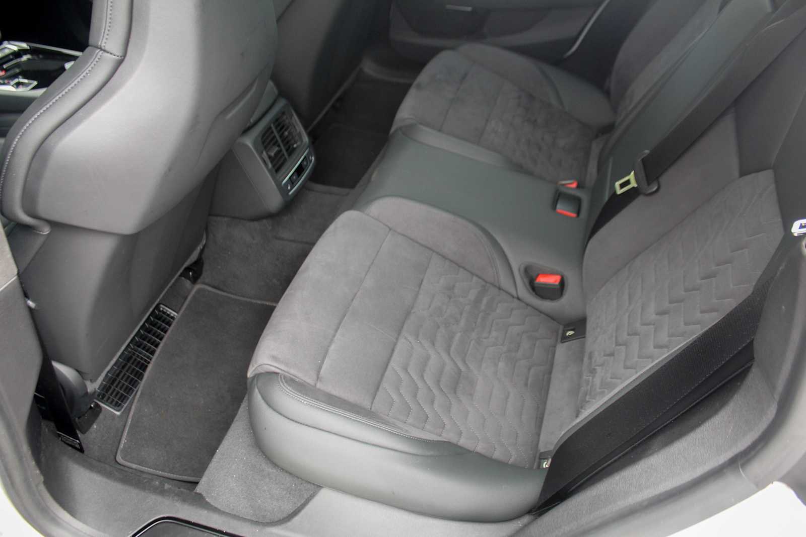 Certified Used 2024 Suzuka Gray Metallic Audi Prestige image 33