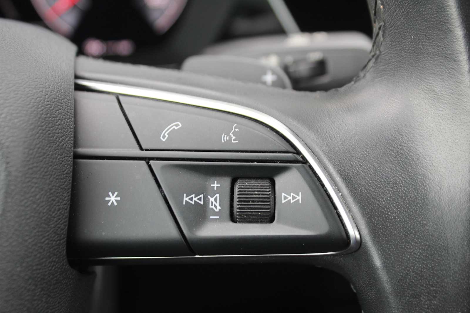 Certified Used 2022 Mythos Black Metallic Audi Premium Plus image 29