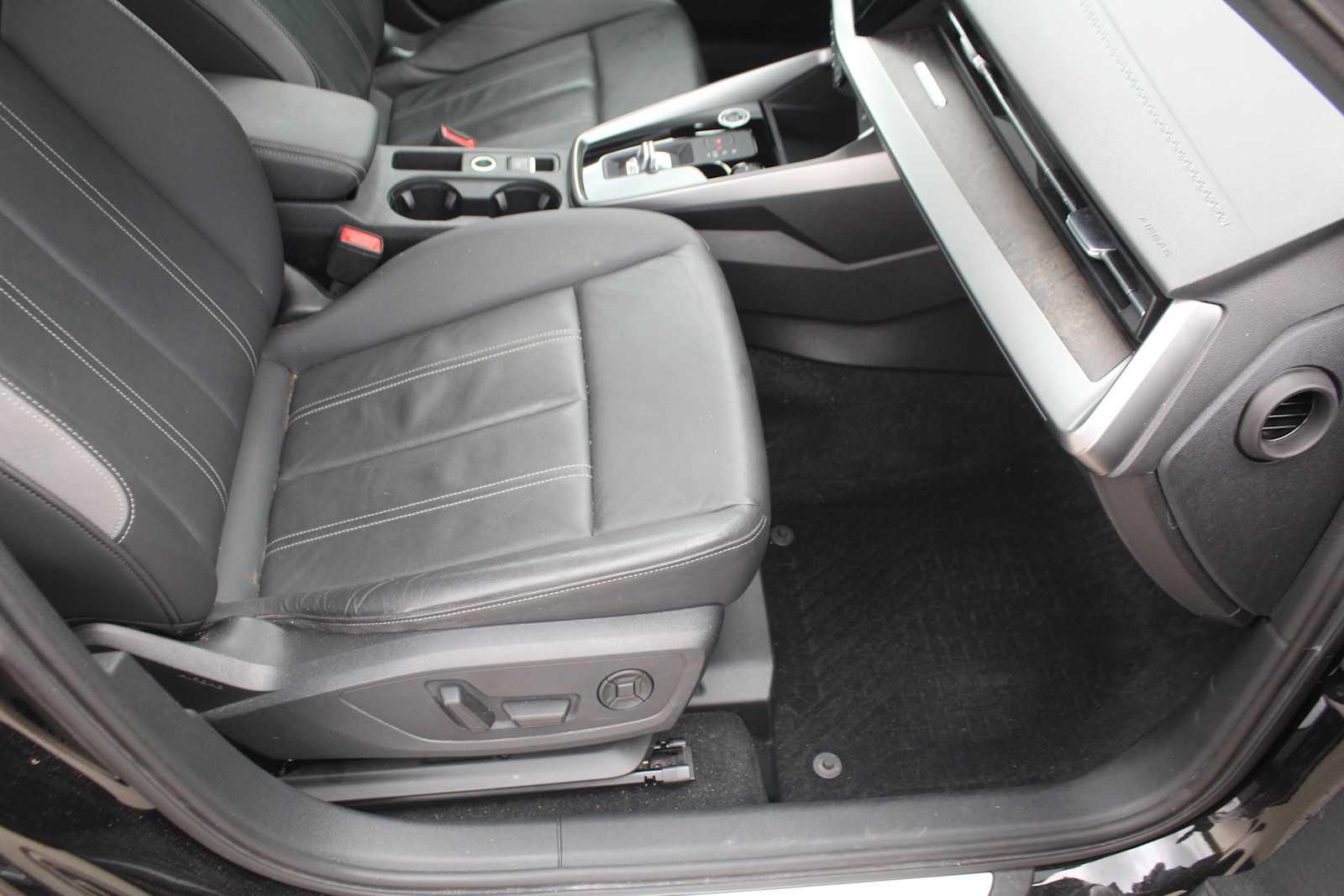 Certified Used 2022 Mythos Black Metallic Audi Premium Plus image 13
