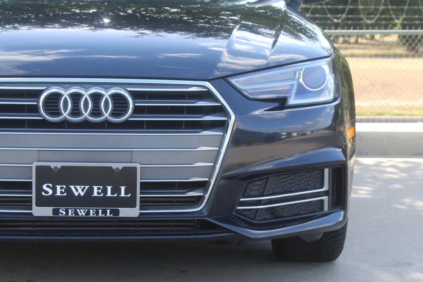 Used 2018 Moonlight Blue Metallic Audi Premium image 9