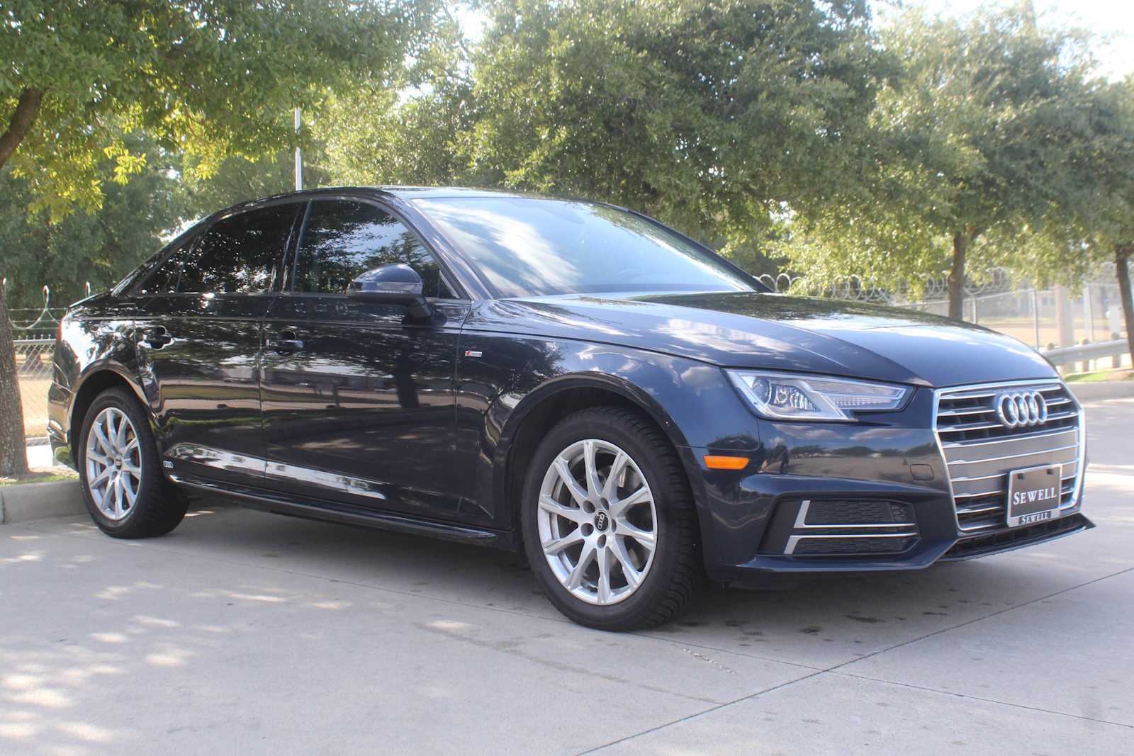 Used 2018 Moonlight Blue Metallic Audi Premium image 4